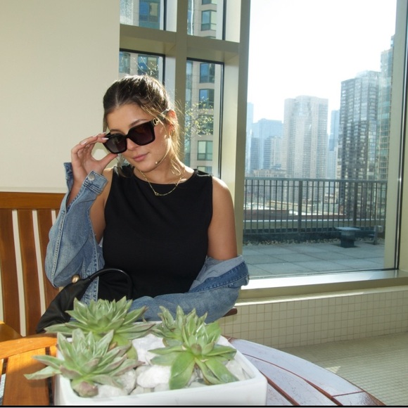 Meet your Posher, Reese - Picture 1 of 2